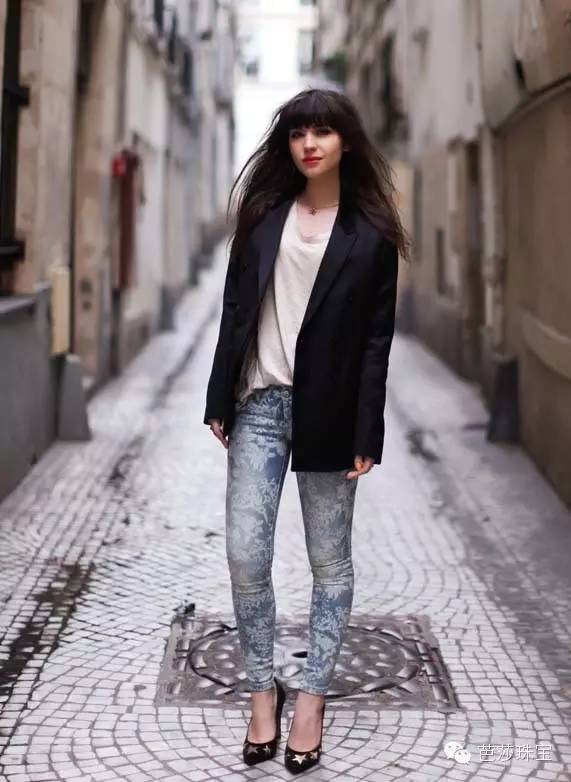 冬季如何搭配锁骨链好看,再搭配一条锁骨链真的太美了