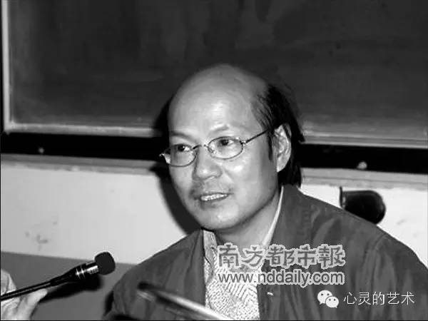 文学审美活动的基本特征是,文学审美功能的主要特征