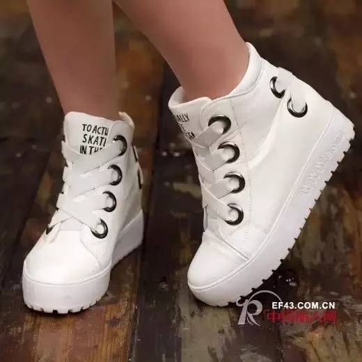 这是艺术？|美院学生让花坛“长”娃娃寓意破土而生？多少人的审美观崩塌了