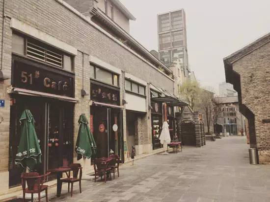 逛街购物的人少了,现在逛街的人越来越少了