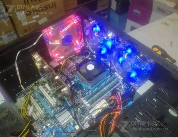 这是艺术？|美院学生让花坛“长”娃娃寓意破土而生？多少人的审美观崩塌了