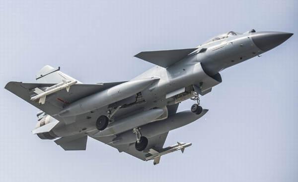 现代战舰f18大黄蜂跟米格29k,印度大黄蜂战斗机