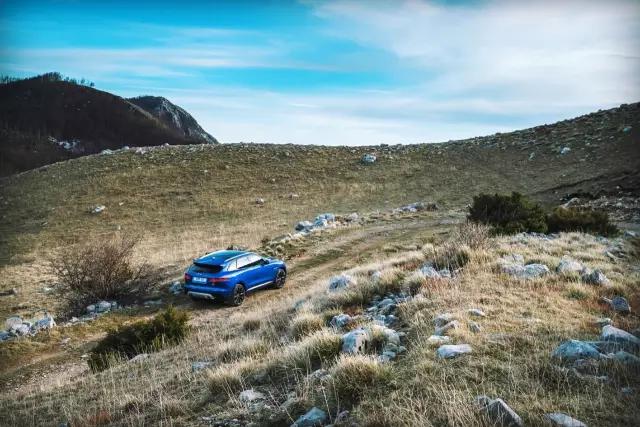 捷豹f-pace3.0t保时捷macans,2022款捷豹f-pace焕新而至