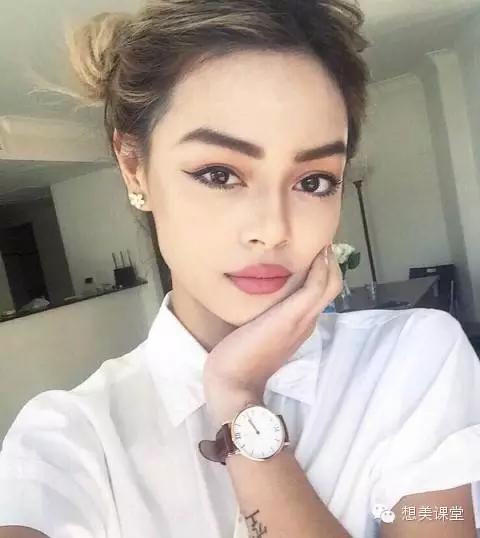 这些眼影盘，怎么也得有一个吧？！