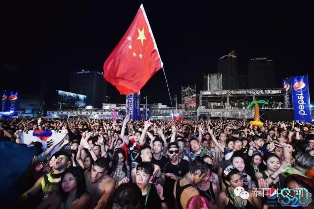 泰国泼水节中国游客,万人空巷的泰国泼水节