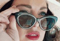 墨镜的正确戴法图片,什么脸型适合戴什么样的墨镜男