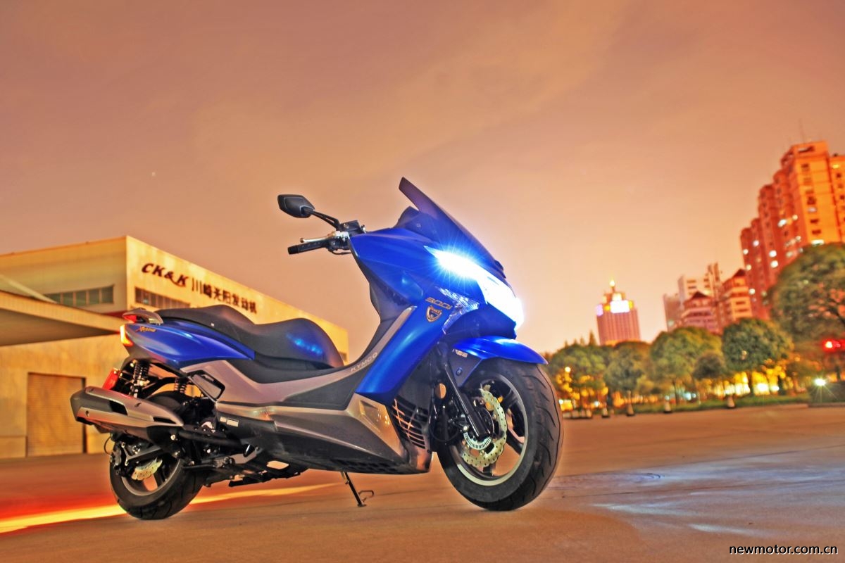 光阳赛艇300测评,牛摩测评赛科龙