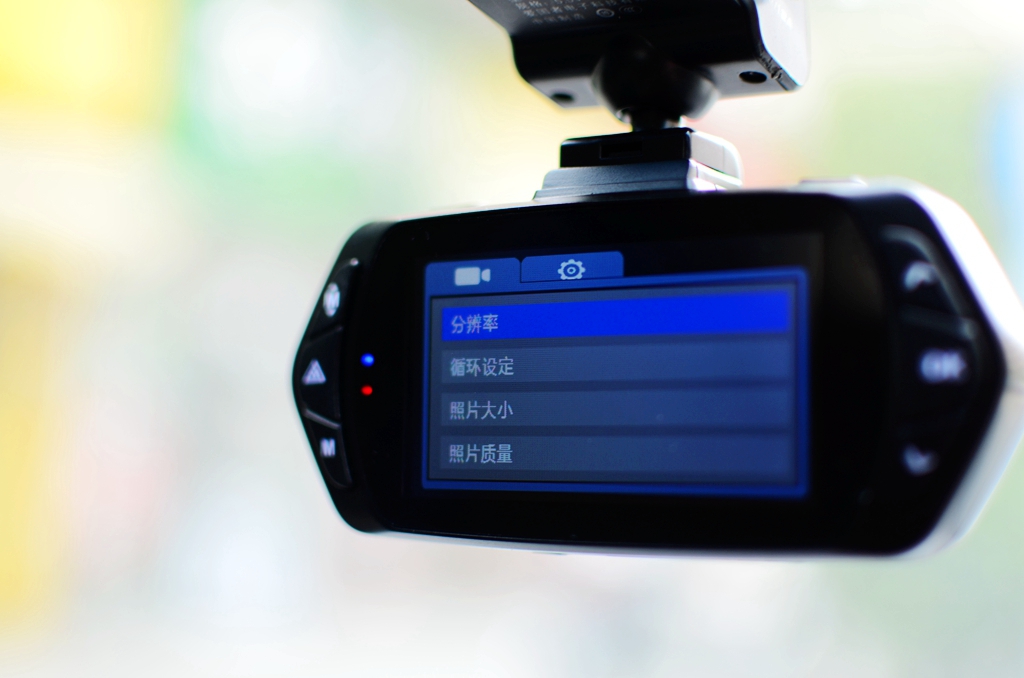 道路瞬息万变记录无时无刻爱国者aigoD66行车记录仪