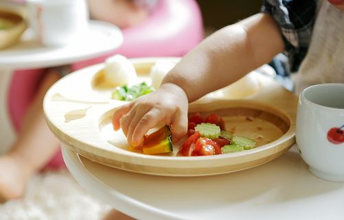 宝宝喂饭困难教你几招,宝宝喂饭的5个方法