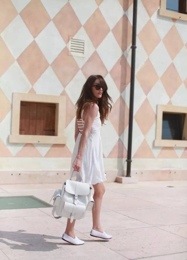 双肩包时髦背法,双肩包省钱