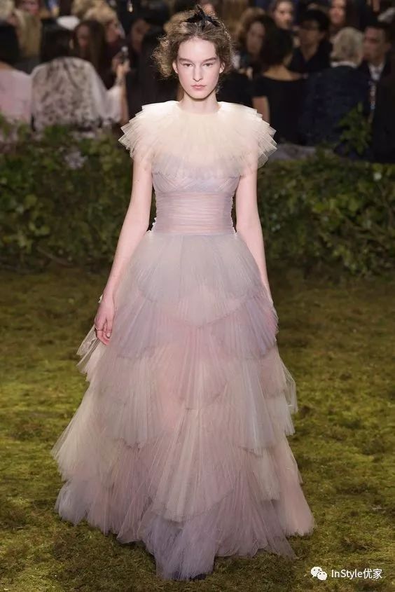 pantone公布的2018的流行色,pantone发布2018年流行色