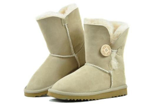 下雪天穿什么鞋子既防滑又保暖,冬天下雪地滑适合穿的鞋