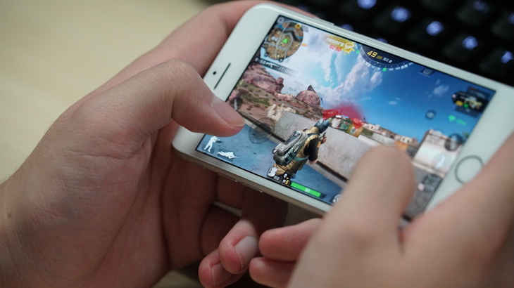 吃鸡游戏手柄到底怎么用啊,吃鸡手柄真的可以提升自己技术吗