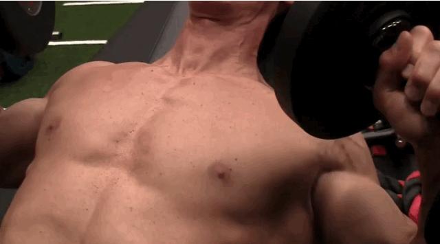 如何有效锻炼胸肌,大重量的训练才能练就饱满的胸肌