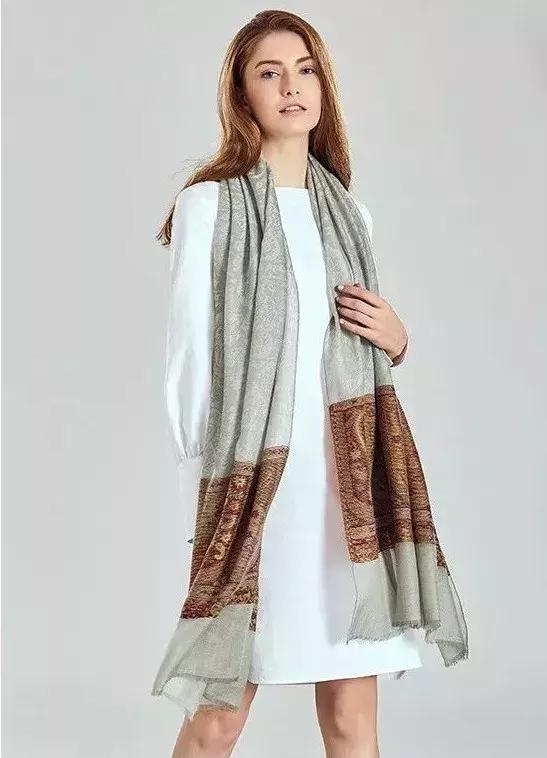 羊绒围巾怎么保养,绵羊毛围巾的洗涤和保养方法