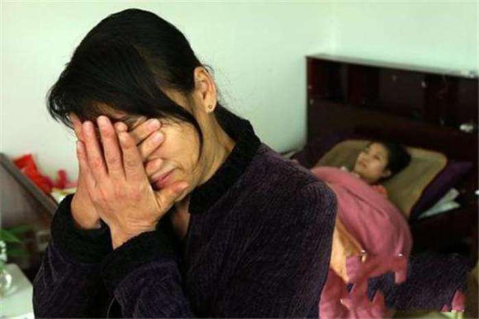 5岁女宝喊屁屁痒吓坏家人,送医检查后,医生一席话家长瘫在地上