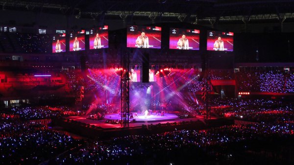 矗于湘江之畔，对望岳麓之巅，记长沙君悦酒店