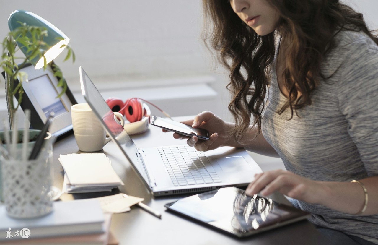 奇葩同事欢乐多，你旁边的那位，也是朵奇葩吗？