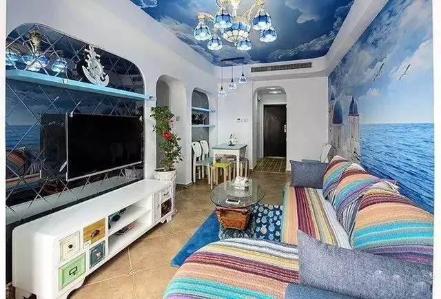 昆明恒大名都刘女士把新家装修成大海，老公说每次回家都想冲个浪