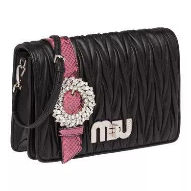 出门也能拎的包包,出门能装东西的包包