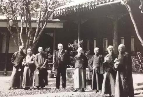 耗时40年,花费300万购置千件中华*物文**,这个美国人偏要捐给中国