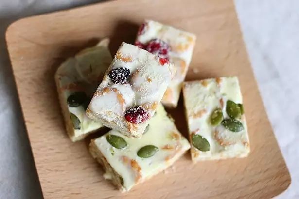 适合办公室吃的小零食,适合办公室的零食推荐