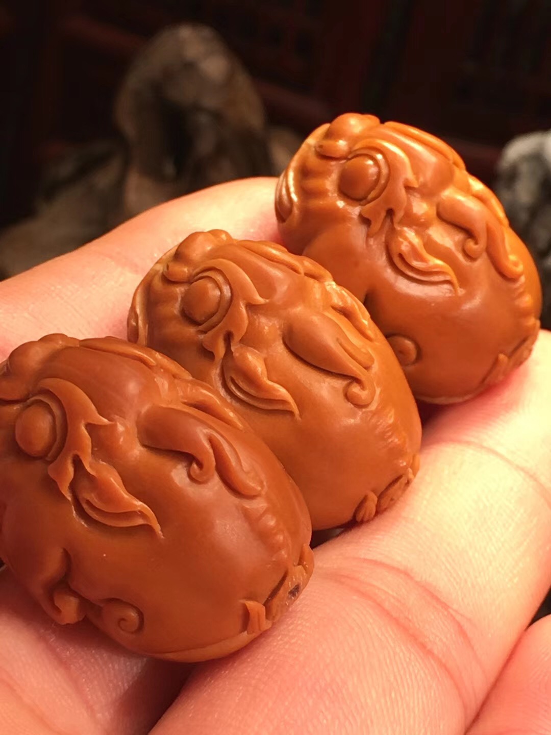 橄榄核里边都干了还容易开裂吗,橄榄核开裂用蛋清还是用502