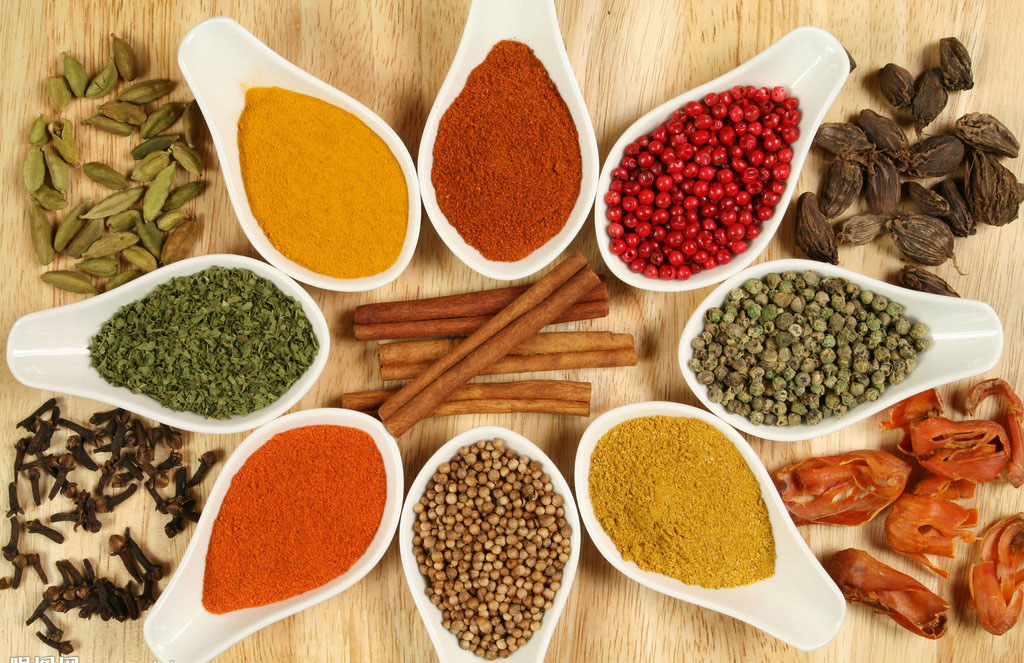 饮食加运动减肥一个月能减几斤,减肥最重要是控制饮食还是运动