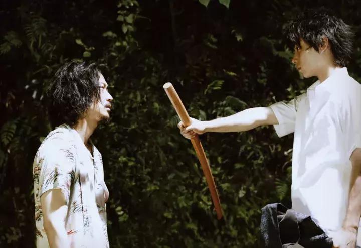 上周我们真的在电影院里住了两天