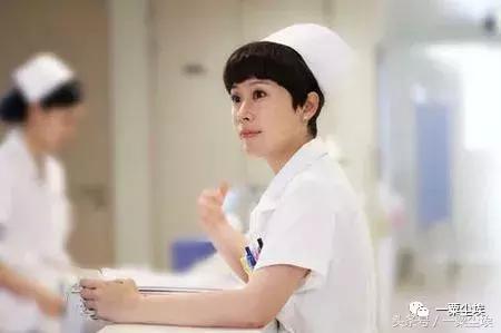 在医院的日子真的是难熬啊,在医院熬过了最难熬的半个月