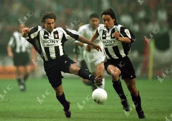 20岁一球成名的斑马王子，一生却受尽磨难