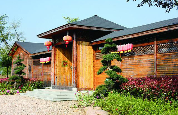 用10亩地打造农家乐需要多少钱,五十亩农家乐一年挣多少钱