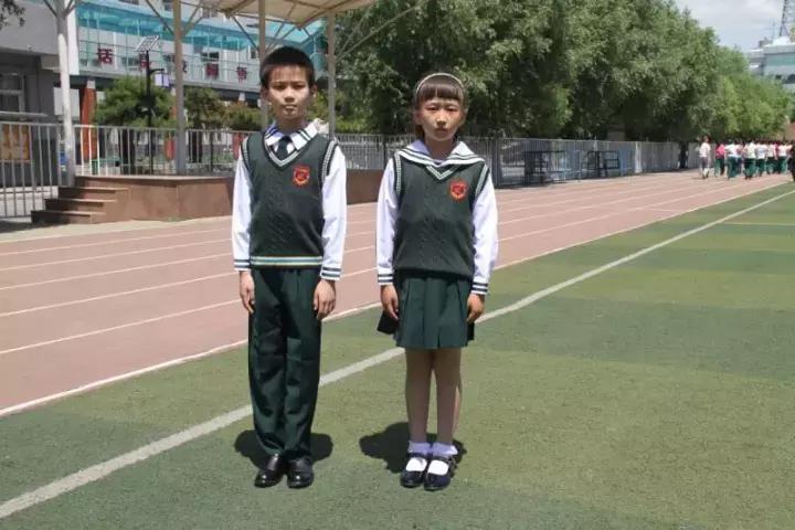 各个学校校服款式,今年学校最流行的校服