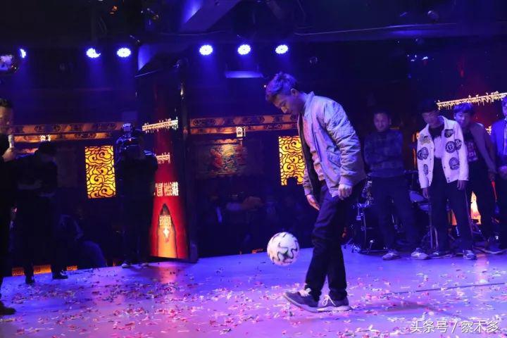 2016足球颁奖典礼最佳11人,中国足球颁奖典礼完整版