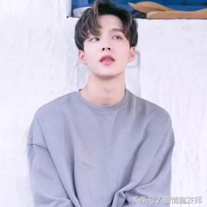 冬季男生发型不烫推荐,最适合秋冬季节男生烫的发型