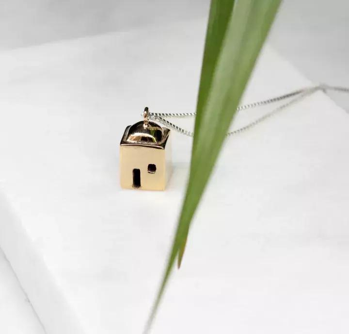 去西班牙旅行买什么纪念品,去罗马买什么奢侈品最划算