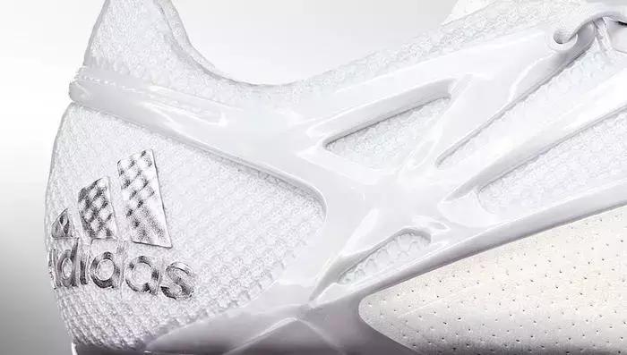 c罗第五个金球奖在哪个队拿的,c罗第五个金球奖和卡卡互动