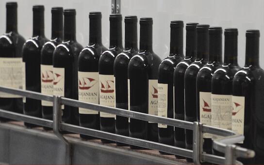 阿加贾尼安酒庄（AgajanianVineyards）