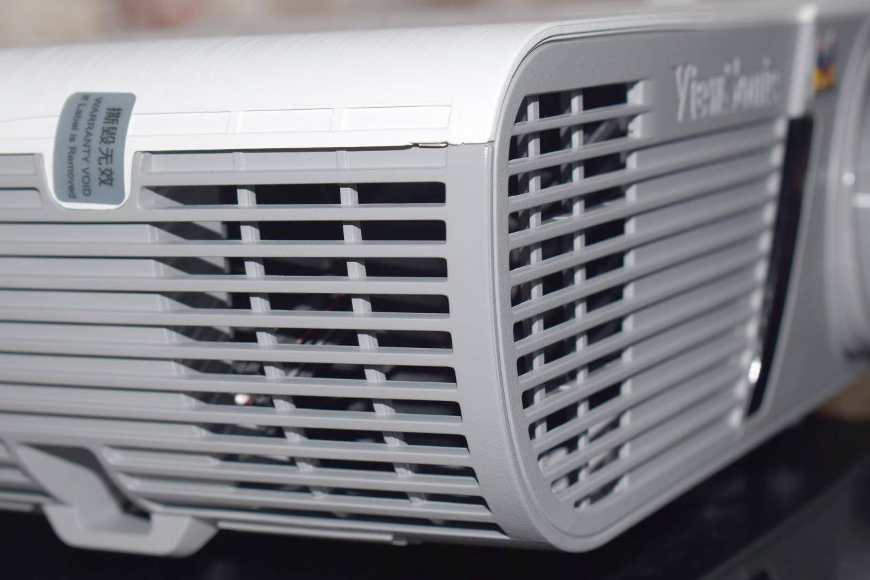 入门级家庭影院配置方案,优派px726hd投影机