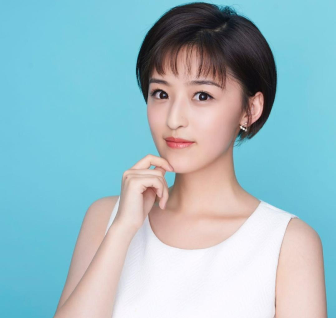 女足球主持,足球女主持人最好看的是哪个