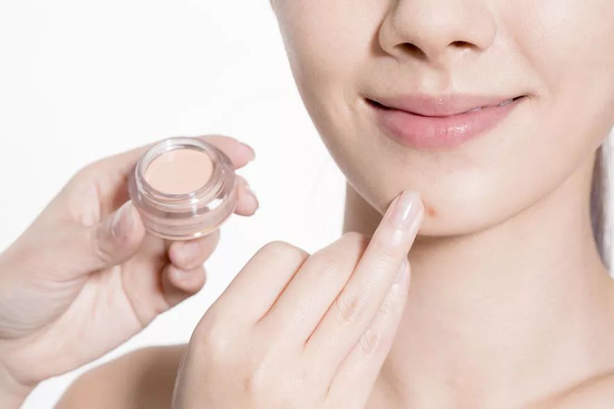 最简单新手上妆的正确步骤,教你如何正确上妆教程图片