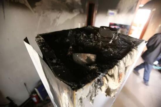 冰箱压缩机烧毁会着火么,新飞冰箱冒烟了