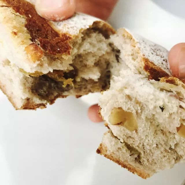 网红柔软拉丝的面包测评,q弹软糯会爆浆的面包测评