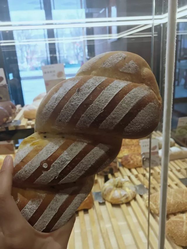 网红柔软拉丝的面包测评,q弹软糯会爆浆的面包测评