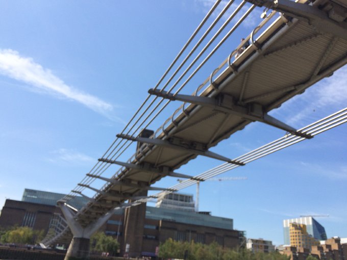 【已完结】英格兰苏格兰18日游记——美景、历史、足球、文化全体验(含挡风玻璃损坏以及车胎被扎处理经过)