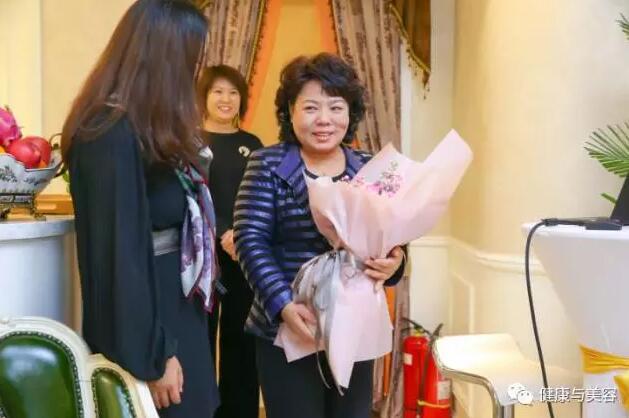 铭记恩情存如血，《健康与美容》25周年「恩友之约」