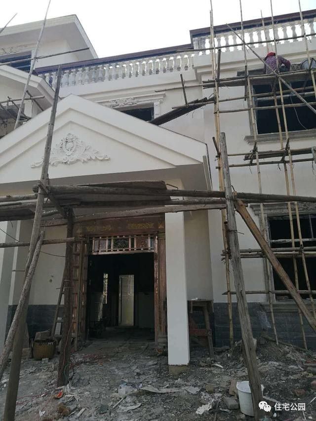 为父母在老家盖房花45万,为父亲放弃80万年薪回农村