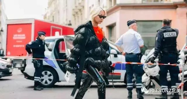 权志龙黑色羽绒服搭配,有人嘲笑你穿的羽绒服丑怎么骂