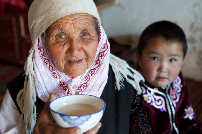 舌尖上的LA萌蒂—能喝出白胡子的奶盖茶