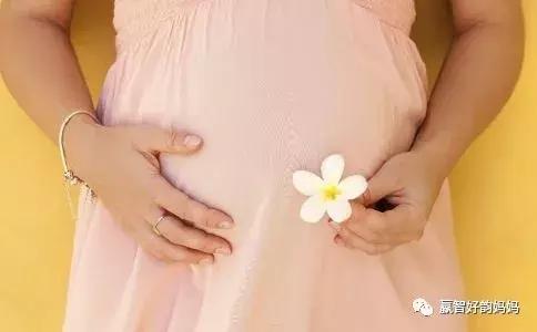 孕期肚皮发痒是要长妊娠纹吗,孕期肚皮发痒起红疹